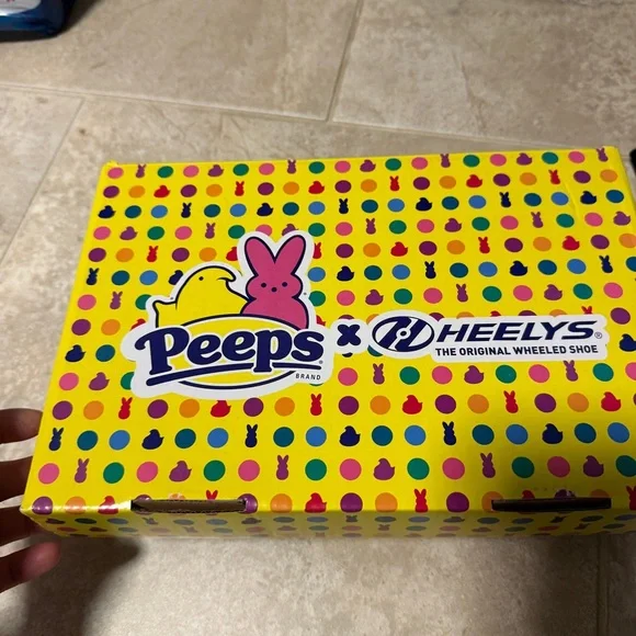 Heelys

Rezerve Low Peeps kids sneakers youth 6 brand new in box - Picture 5 of 9